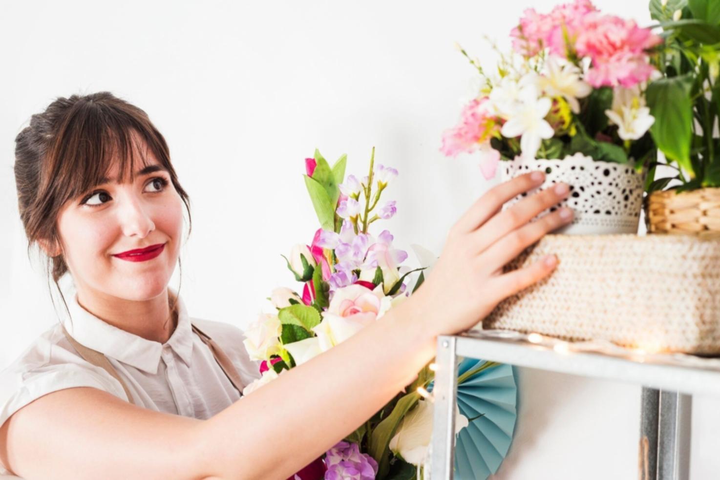 Atelier de formation florale avec arrangements professionnels